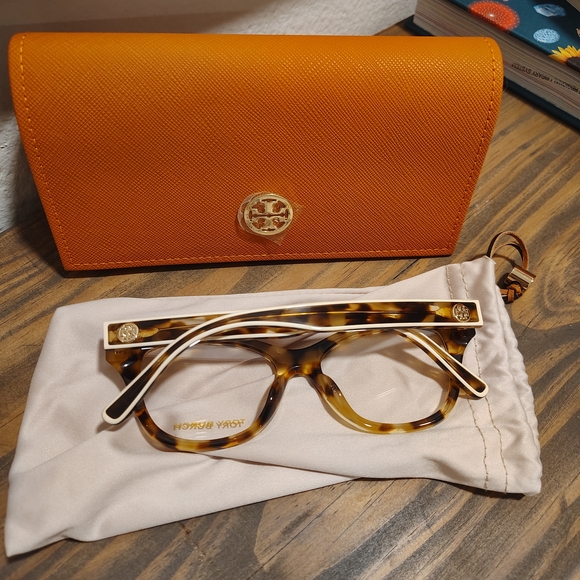 Tory Burch Tortoise Glasses with Bold Orange Case - Picture 3 of 8